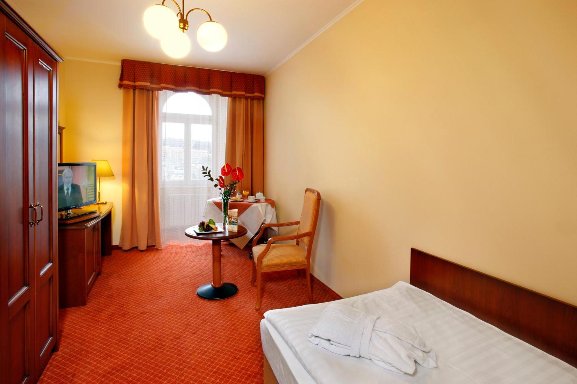 Ensana Centralni Lazne - Maria Spa Mariánské Lázně الغرفة الصورة