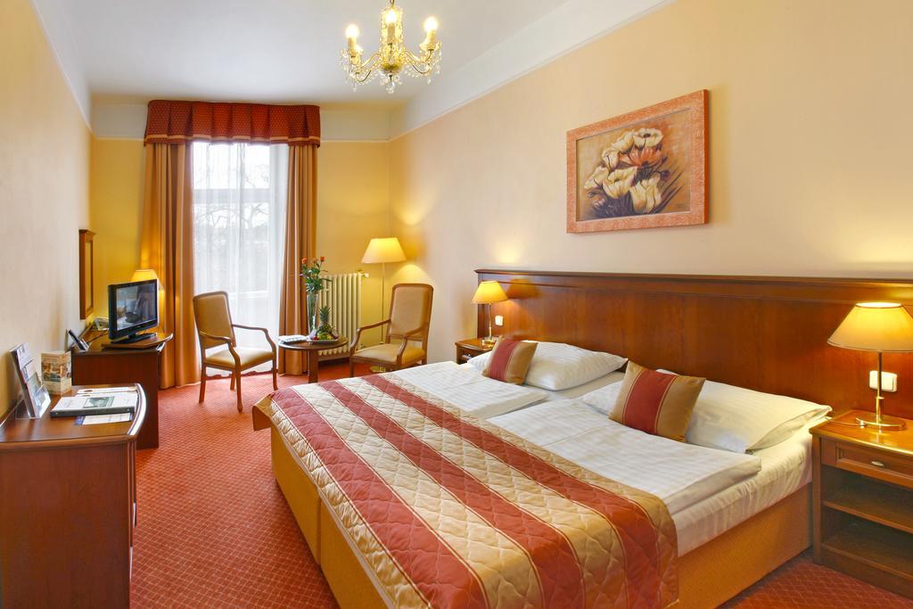 Ensana Centralni Lazne - Maria Spa Mariánské Lázně الغرفة الصورة